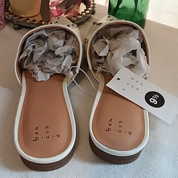 SOLD* - Picture 4 of 8